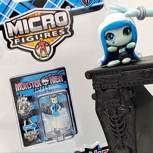 MINI BUNDLE - Monster High Frankie Stein Mini & World's Smallest Microfigure